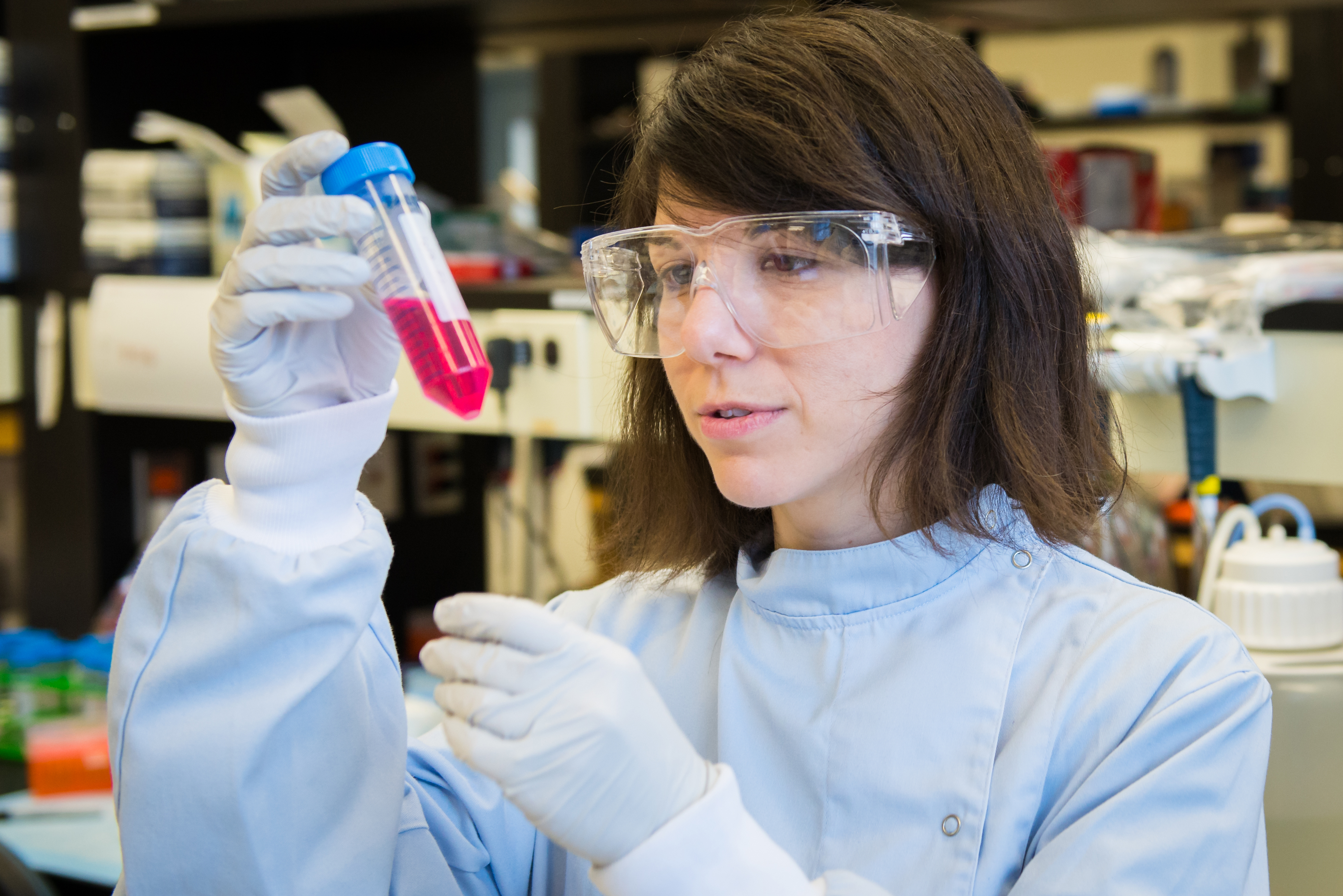 Блокчейн-фирмы финансируют университетские исследования. Scientists memes. Corruption in science book. Химик исследователь. Help the scientists.