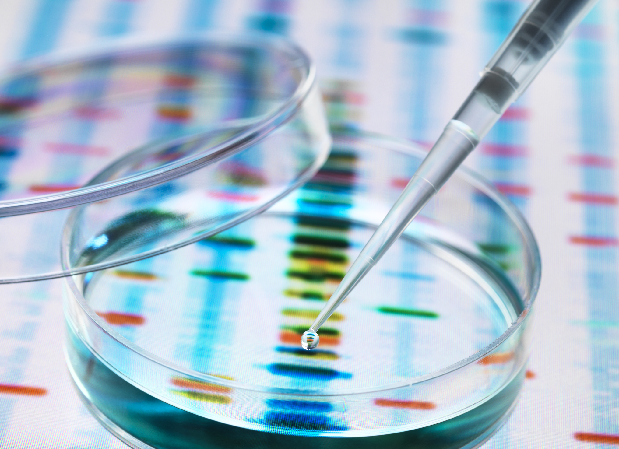 Медицинская генетика тест. Медицинская генетика картинки. Молекулярно-генетическая экспертиза. Генетическое тестирование. CRISPR В пробирке.
