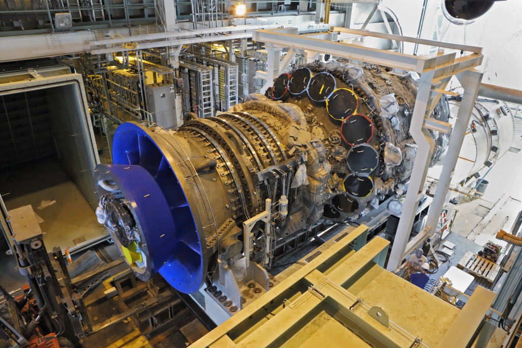 9HA_Gas_Turbine_HArriet_being_aligned_into_its_final_position (1)