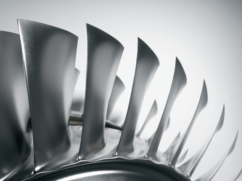 CF34-8_engine_blisk_3_highres