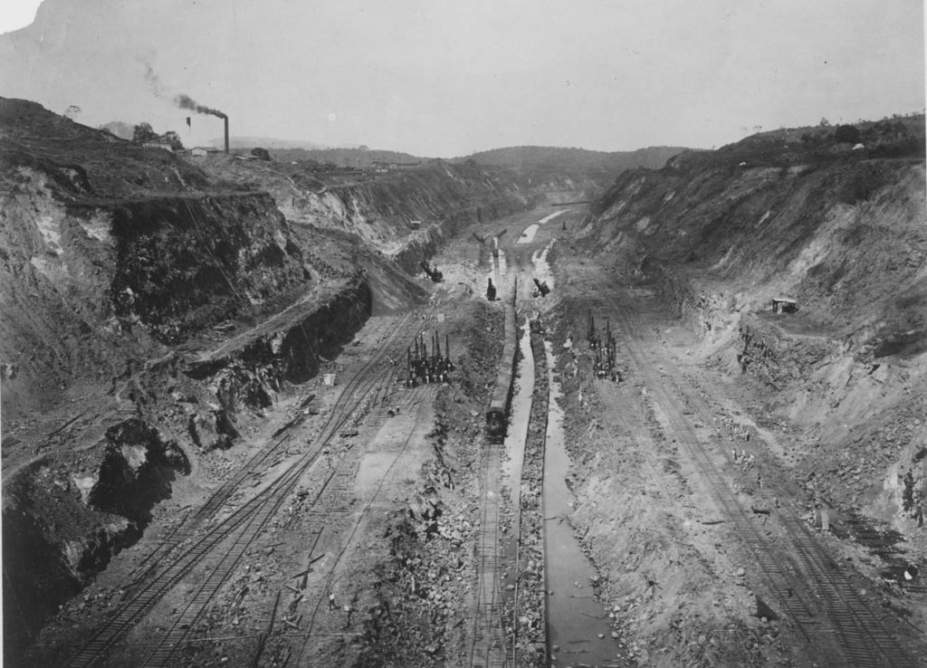 Panama Canal, Culebra Cut under construction, 1913