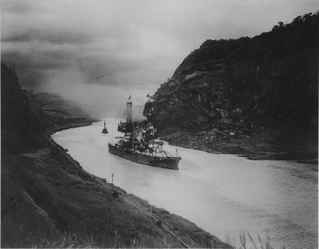 Panama Canal, USS Missouri in the cut at Culebra, 1914