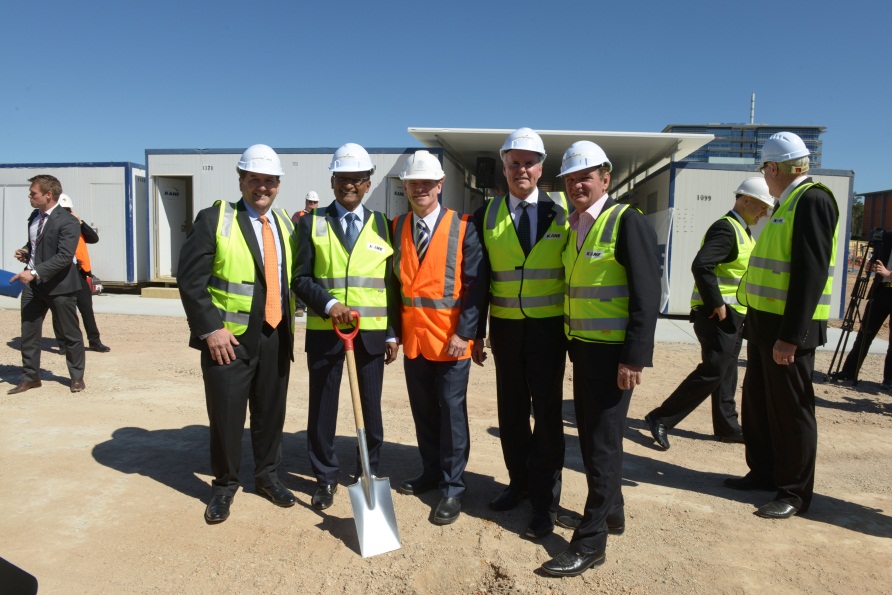  /><br />
<br />
<sub>The Greater Springfield soil&nbsp;turning, 20 August 2013.&nbsp;Left to right: Steve Sargent, President and CEO GE Australia and New Zealand; Maha Sinnathamby, Chairman Springfield Land Corporation; Queensland Premier, Campbell Newman; Bob Sharpless, Deputy Chairman Springfield Land Corporation; Ipswich Mayor, Paul Pisasale.</sub>
