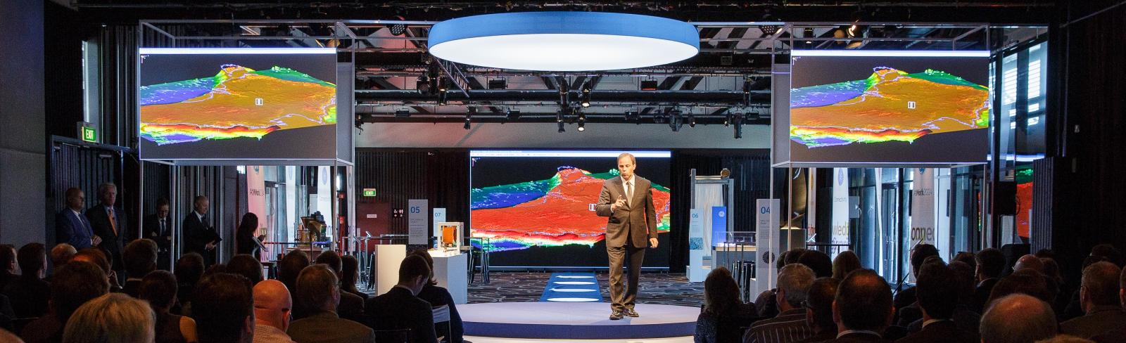  /></strong><br />
<br />
Decision-making and productivity improve when more employees have access to powerful tools.<br />
<br />
<a href=