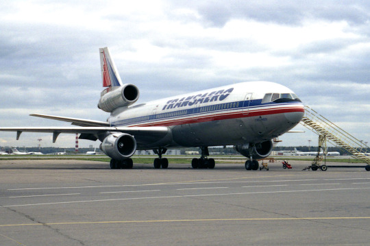 авиационный турбореактивный двигатель