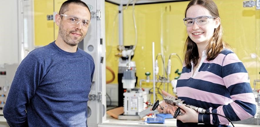 The paperâs co-authors, Israel Temprano and Grace Mapstone. Image credit: Gabriella Bocchetti.