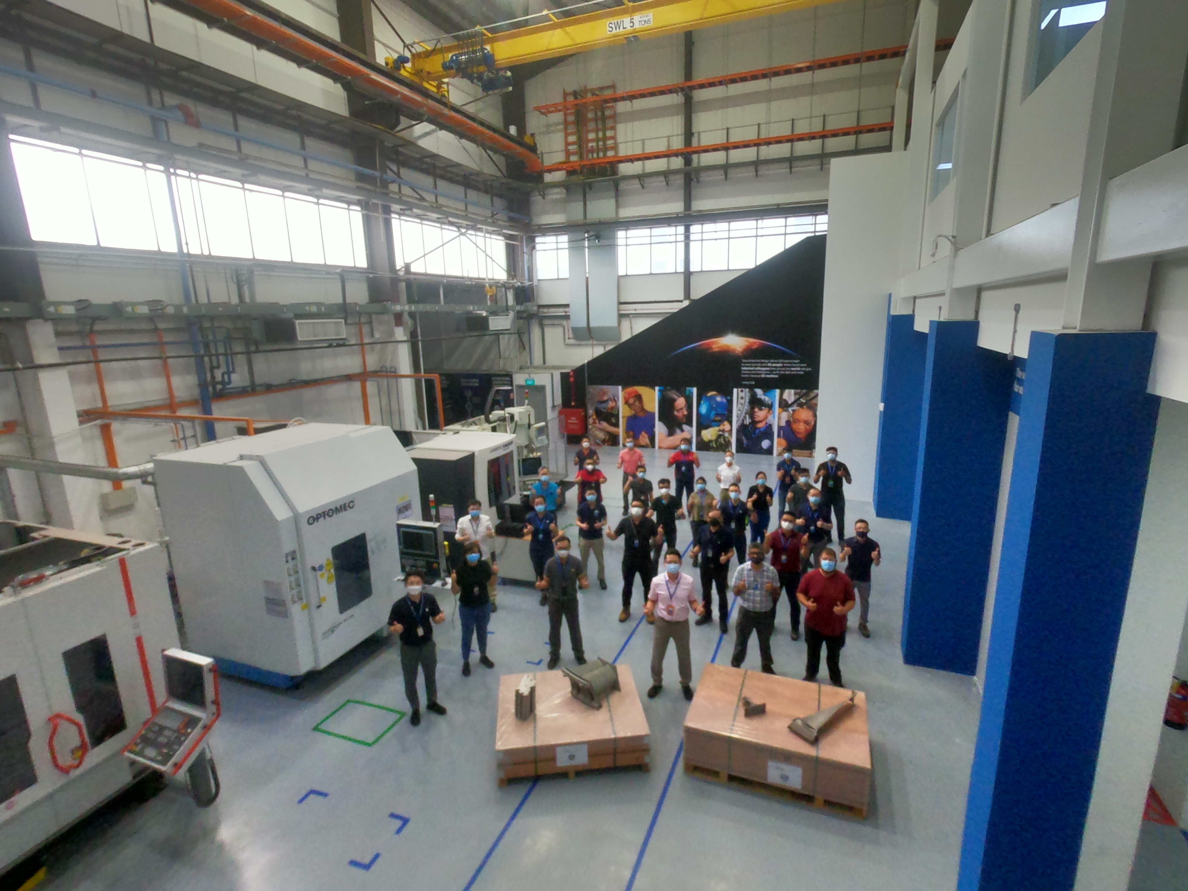 The GE Team celebrate the first delivery of HA component repaired at GRSS’s newly opened AMRT Center 