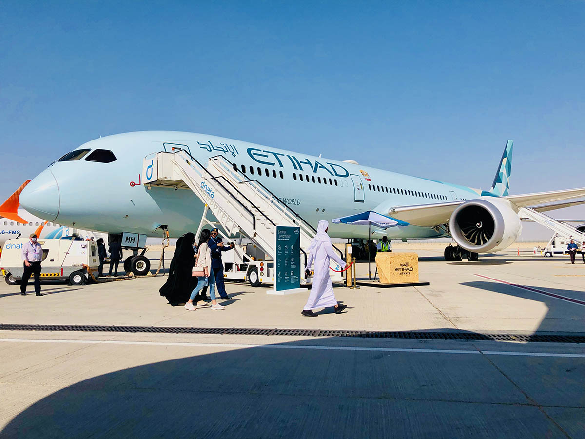 Etihad Greenliner and foam wash Dubai Airshow GE Aviation Boeing
