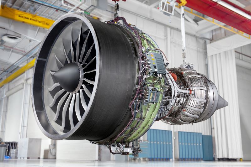 GEnx engine hanging