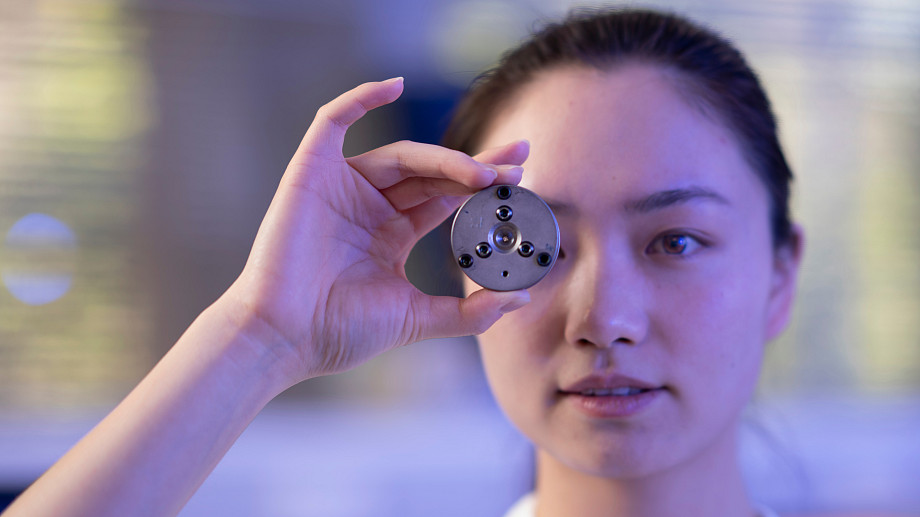 Researcher in Bradby's lab