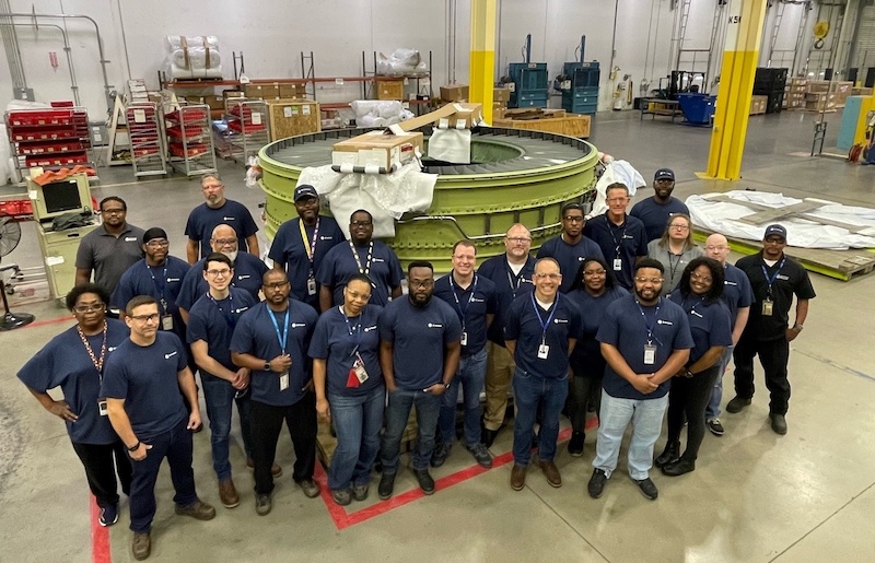 The GE90 team at Batesville, Mississippi, celebrates the 3,000th delivery.