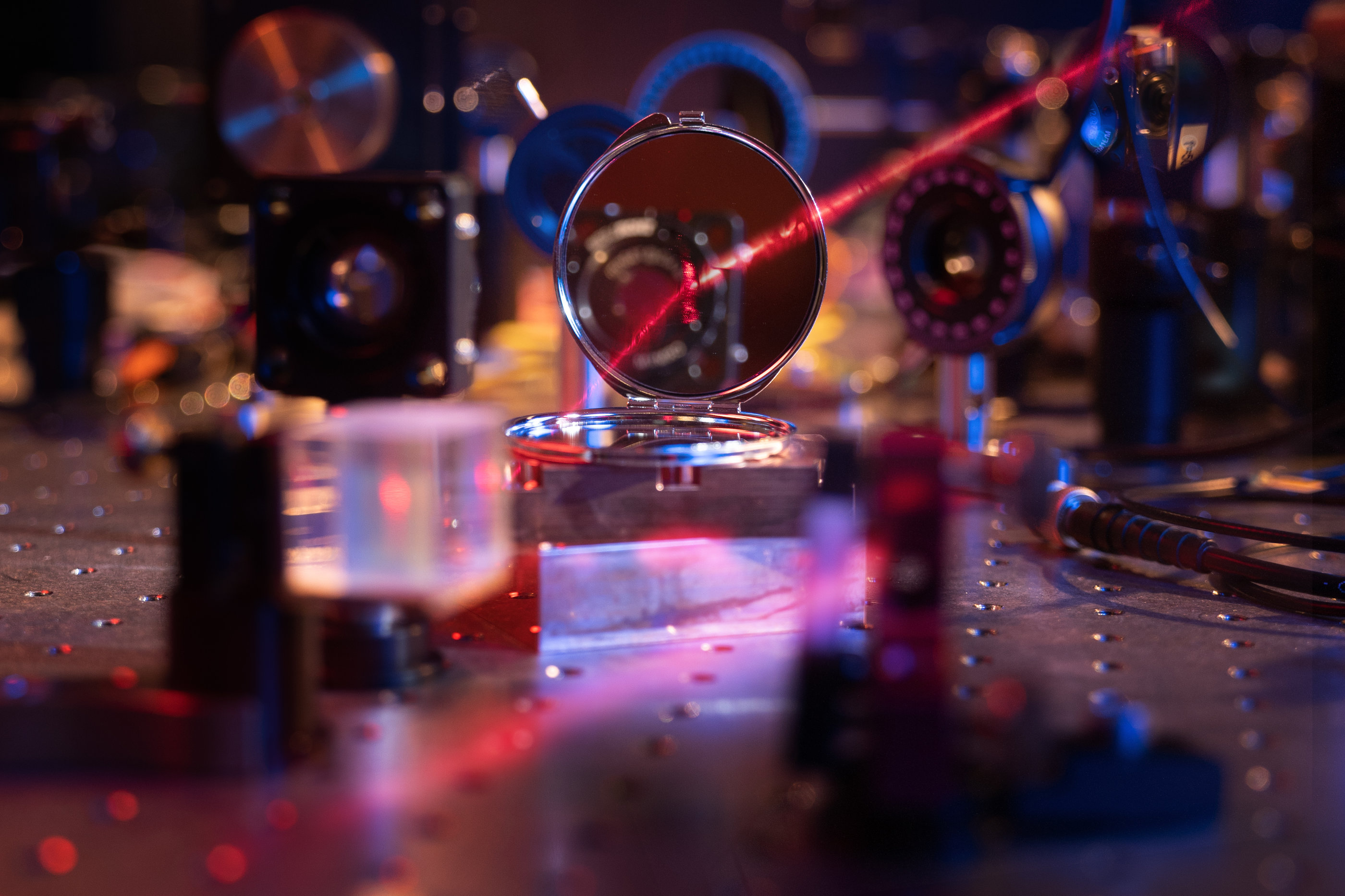 The nanoscale optical mirror could be an important tool for physicists studying quantum theories related to light-matter interaction.