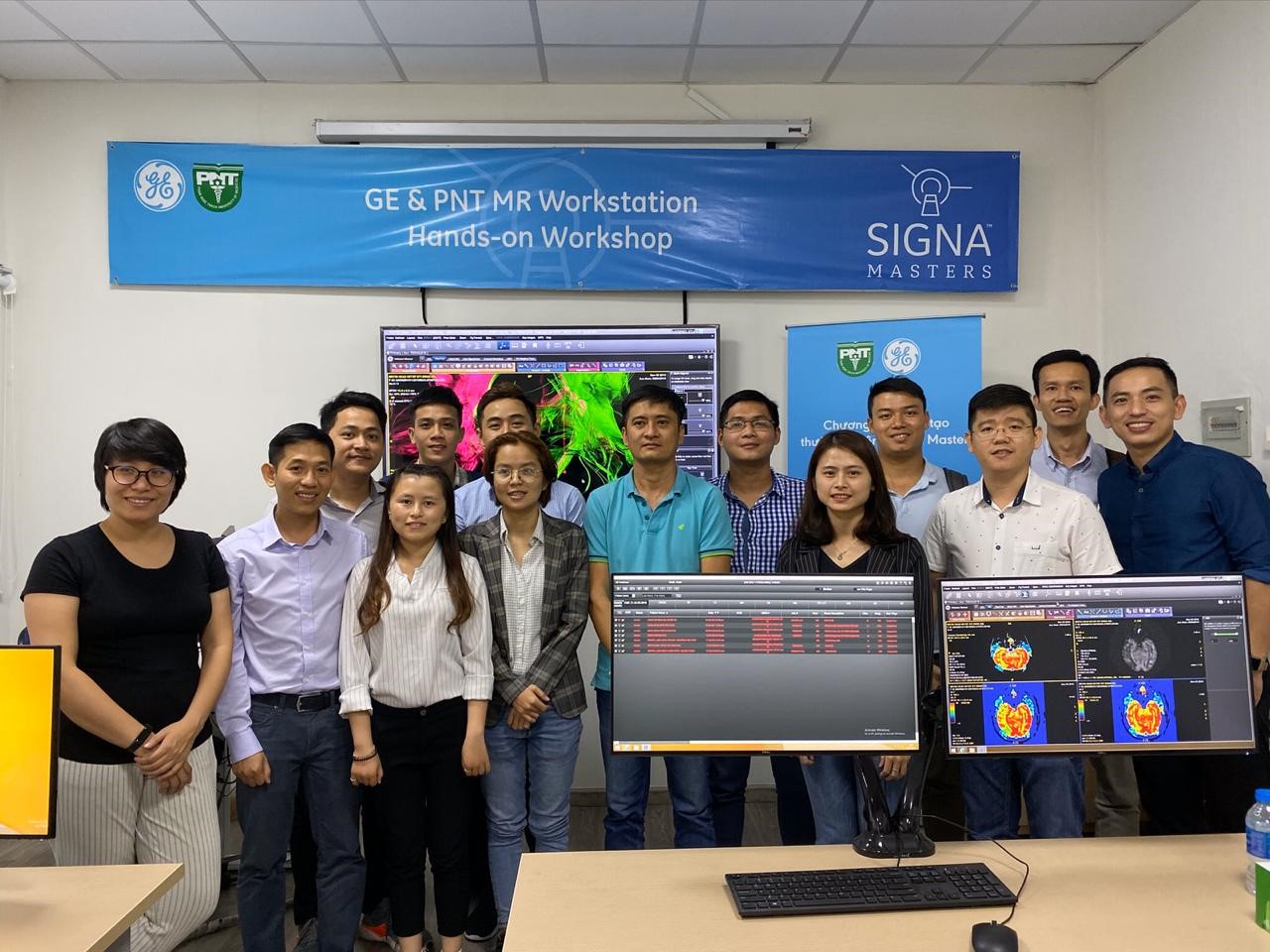 Hình ảnh: Anh Hà Thúc Nhân trong một chương trình hội thảo chia sẻ kiến thức cho các kỹ thuật viên chẩn đoán hình ảnh, dưới sự bảo trợ của GE Healthcare