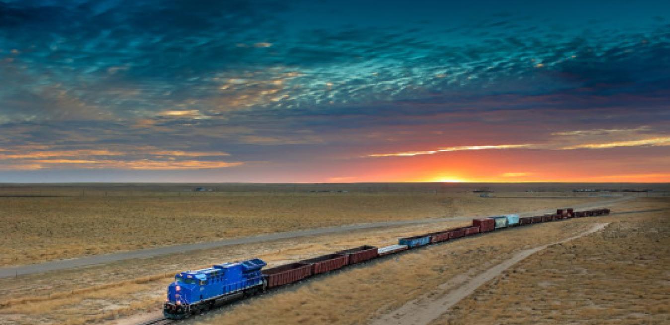 GE Signs 2.5 Billion Deal to Supply 1 000 Locomotives to India s
